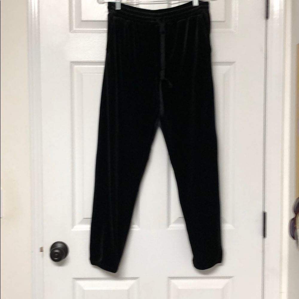 Gap black velvet drawstring paints, S. NWT.